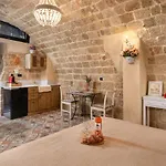 Stone Cave Apartament *