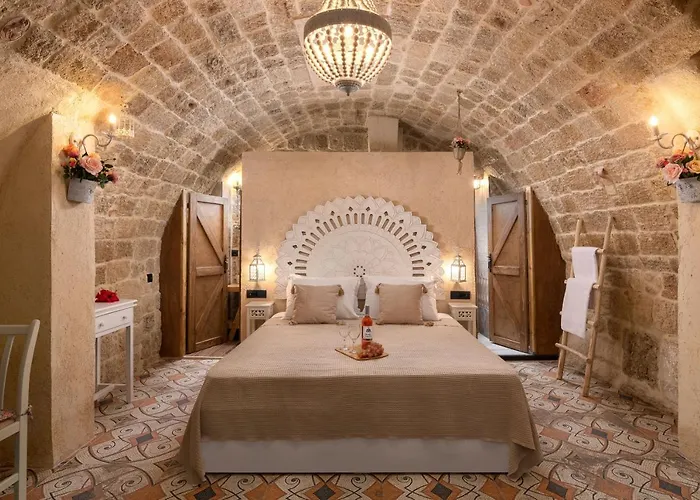 Stone Cave Apartman